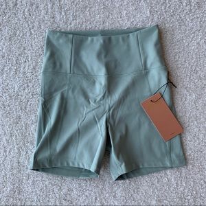 GIRLFRIEND COLLECTIVE Agave High Rise Run Shorts